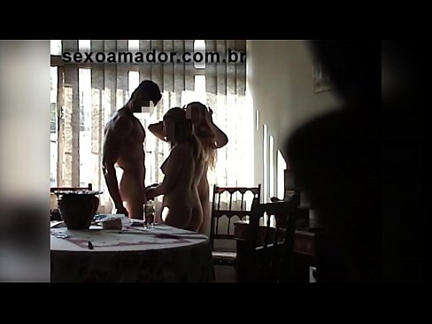❤️ Sex-Freunde laden einen riesigen Mann und einen Dreier mit ihm ein ❌ Anal video bei de.markettass.ru ❌❤