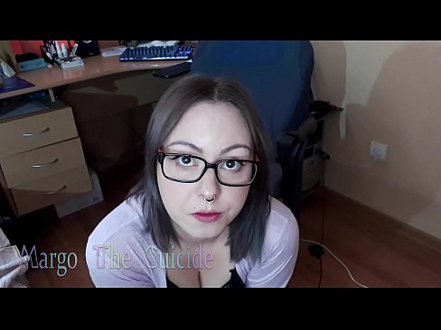 ❤️ Sexy Girl mit Brille saugt Dildo tief vor der Kamera ❌ Anal video bei de.markettass.ru ❌❤